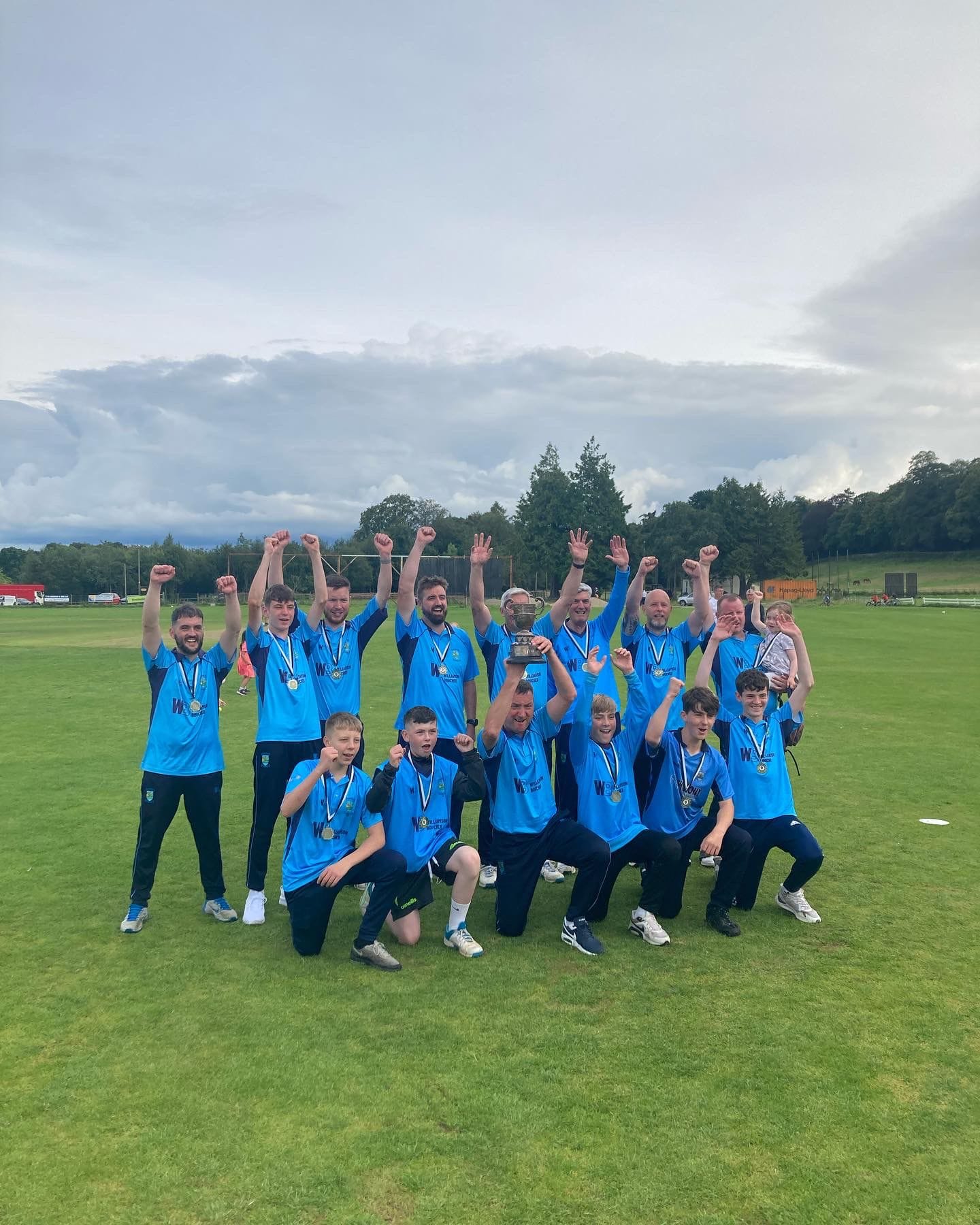 Ardmore 3rd XI celebrating winning the league and gaining promotion